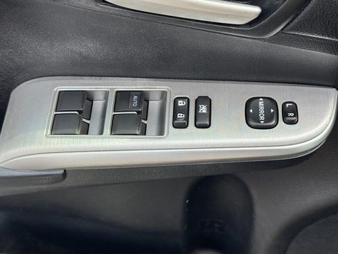 Used 2012 Toyota Camry SE FWD image 21