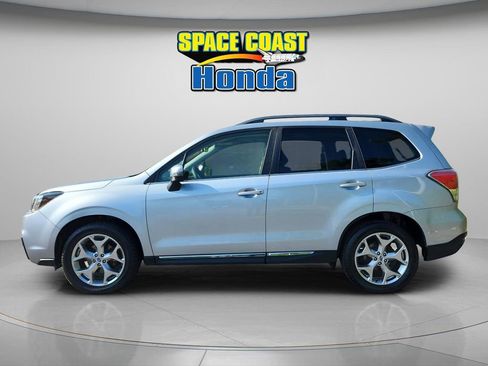 Used 2017 Subaru Forester 2.5i Touring AWD/4WD image 6