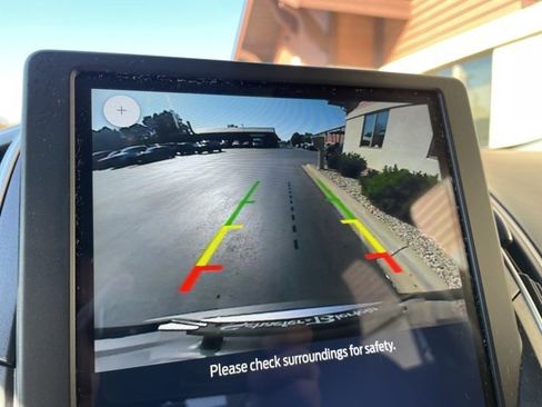 Used 2024 Ford Edge SEL image 7