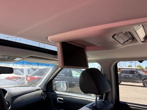 Used 2011 Honda Pilot Touring image 19