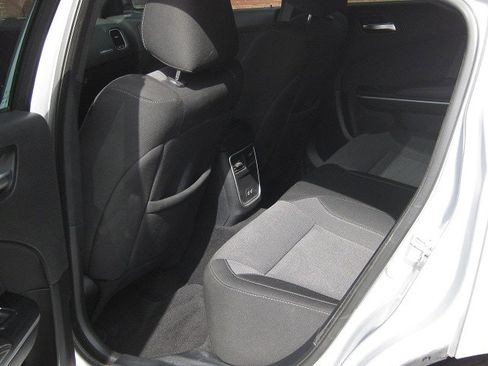 Used 2020 Dodge Charger SXT image 8