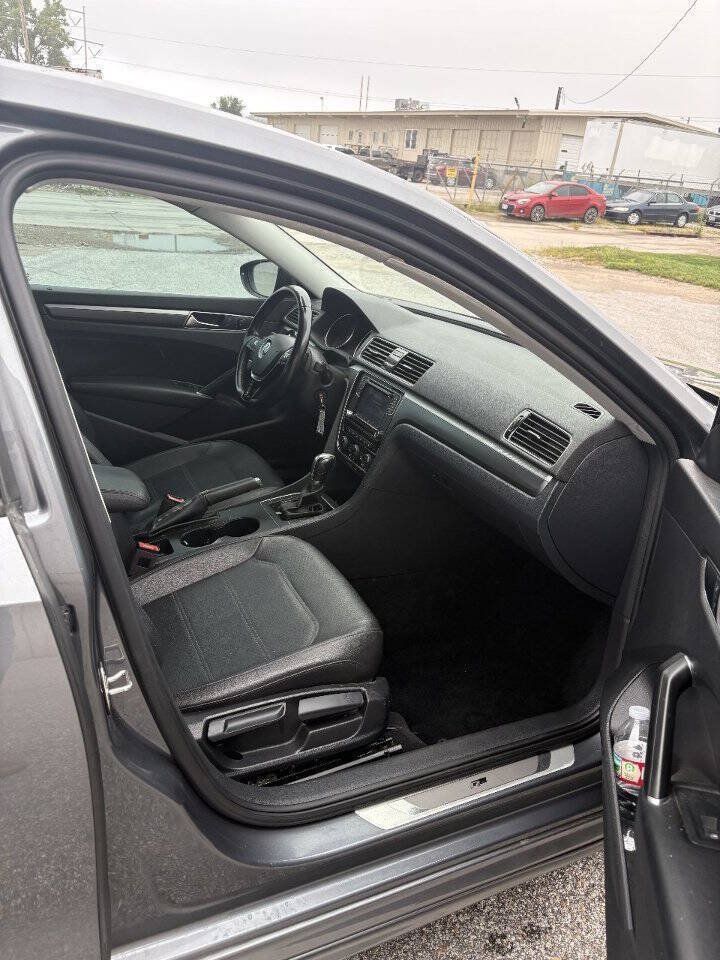 Used 2018 Volkswagen Passat 2.0T S FWD image 7