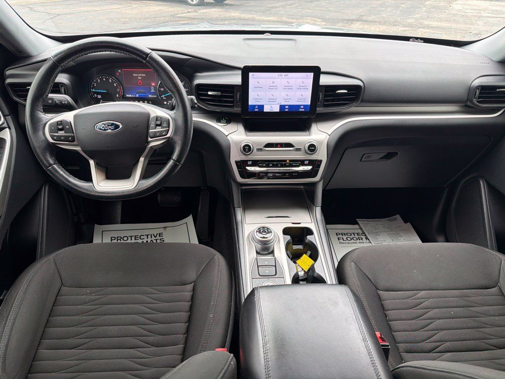 Used 2021 Ford Explorer XLT AWD/4WD image 2