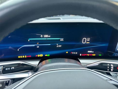 Used 2024 Cadillac Lyriq Luxury image 21