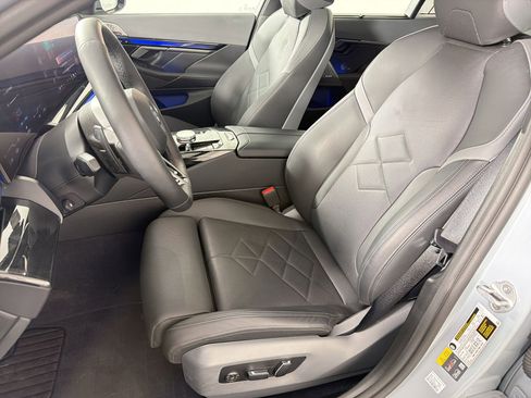 Used 2025 BMW i5 eDrive40i w/ Executive Package RWD image 5