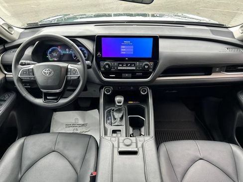 Used 2025 Toyota Grand Highlander AWD Hybrid image 41