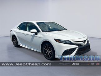Used 2024 Toyota Camry SE image 1