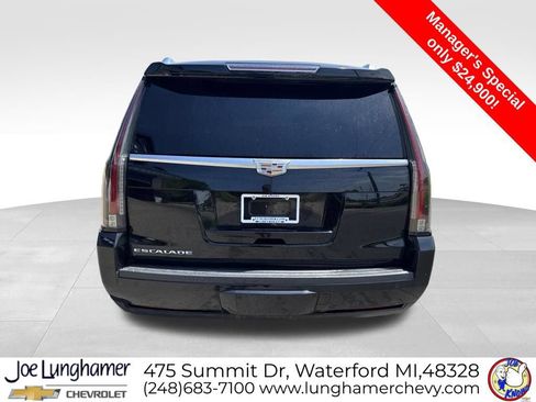 Used 2016 Cadillac Escalade Platinum AWD/4WD image 4