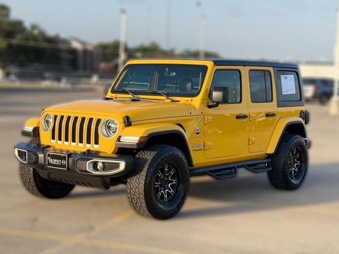 Used 2019 Jeep Wrangler Unlimited Sahara AWD/4WD image 3