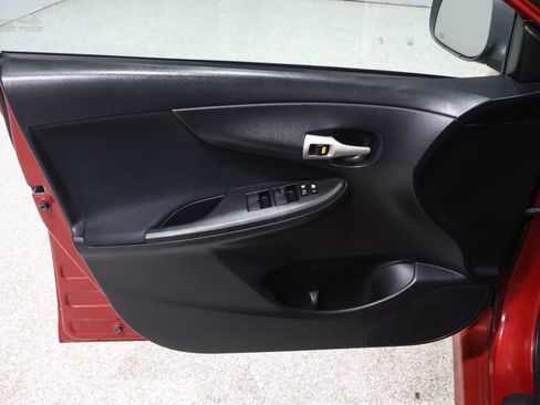 Used 2009 Toyota Corolla S image 12