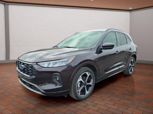 Used 2023 Ford Escape ST-Line Select w/ Tech Pack #2 image 4