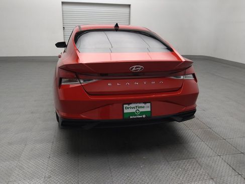 Used 2022 Hyundai Elantra SEL w/ Convenience Package FWD image 6
