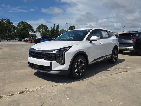 New 2026 Kia Sportage LX FWD image 4