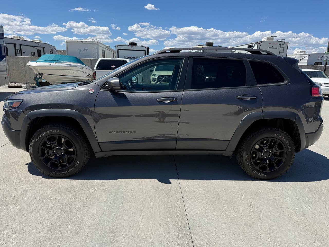 Used 2021 Jeep Cherokee Trailhawk w/ Technology Group AWD/4WD image 6