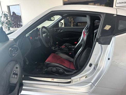 Used 2015 Nissan 370Z NISMO RWD image 15