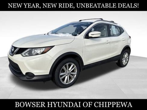 Used 2018 Nissan Rogue Sport SV image 1