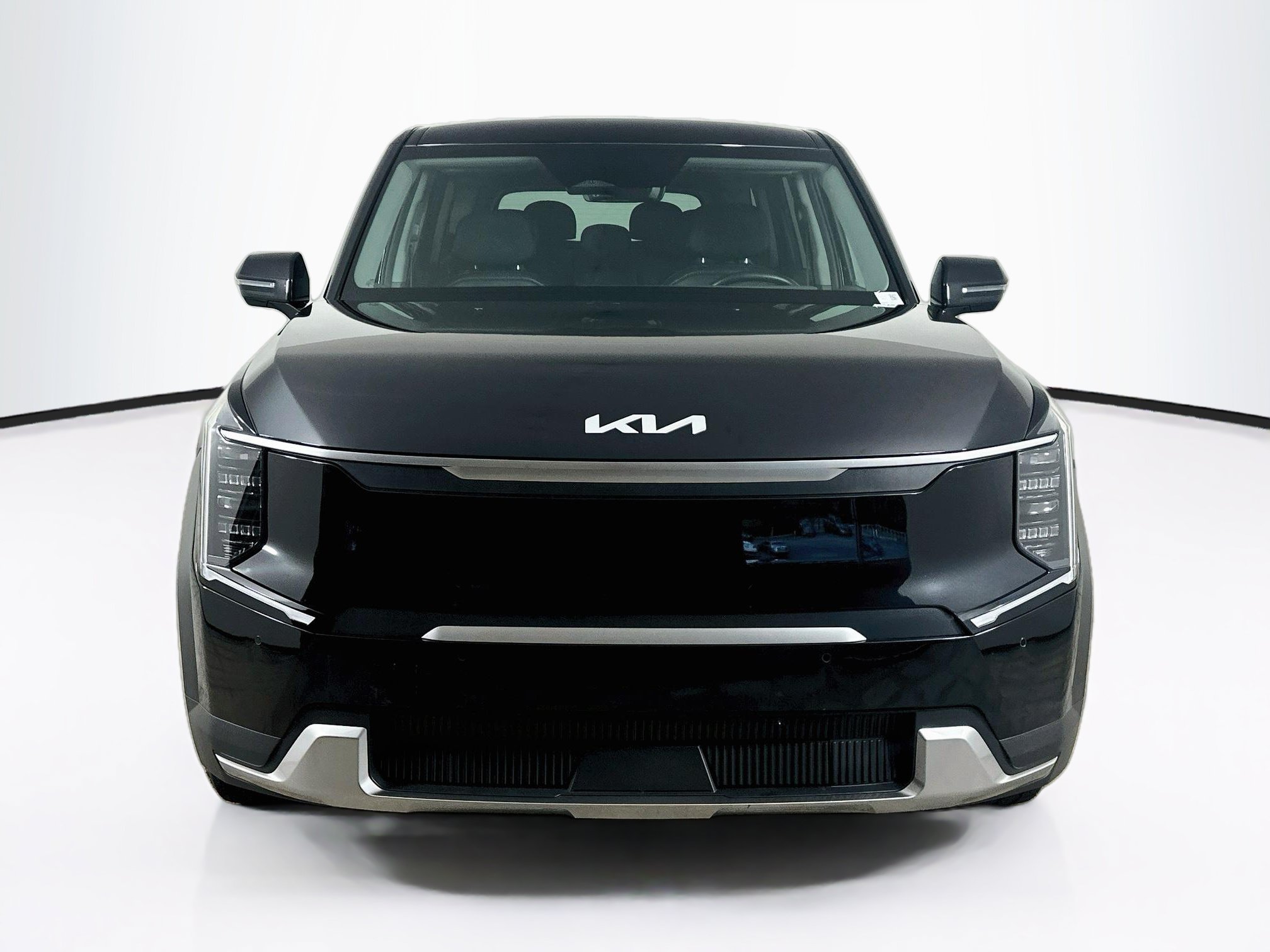 Used 2024 Kia EV9 Light RWD image 2