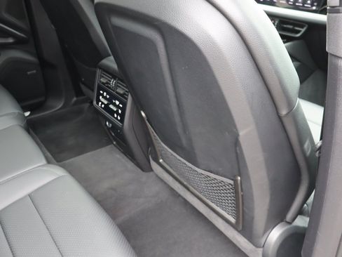 Used 2024 Porsche Cayenne S AWD/4WD image 21