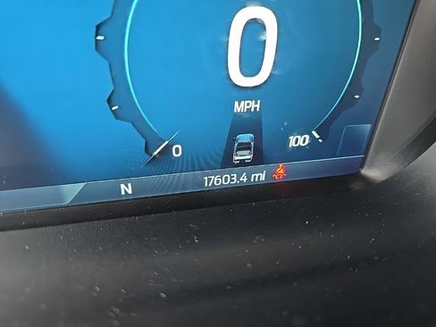 Used 2024 Ford F250 Platinum w/ FX4 Off-Road Package image 17