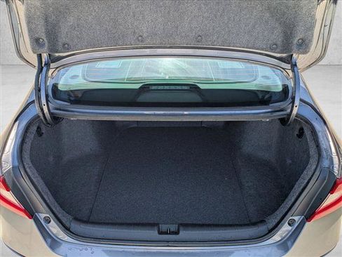 Used 2018 Honda Accord Touring image 6