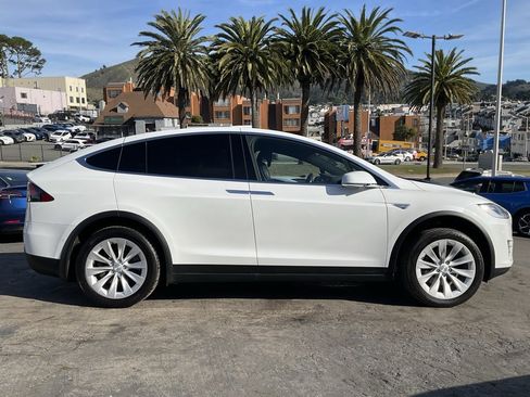 Used 2016 Tesla Model X 90D image 3