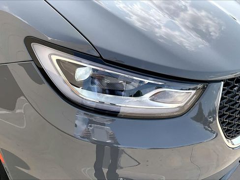 Used 2025 Chrysler Pacifica Select FWD image 27