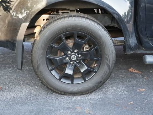 Used 2018 Nissan Frontier SV w/ Value Truck Package RWD image 8