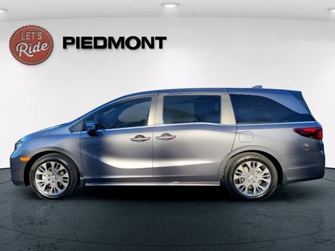 Used 2025 Honda Odyssey Touring image 10