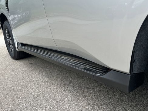 New 2025 Nissan Armada SV image 25