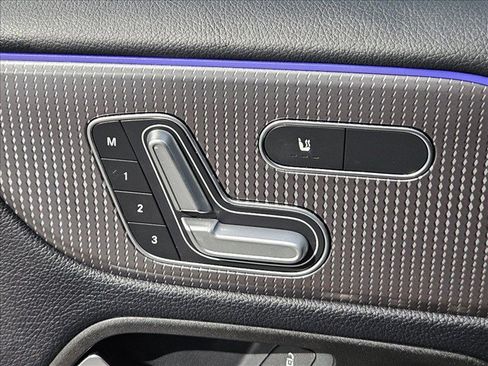 Used 2020 Mercedes-Benz GLB 250 image 26