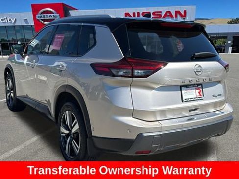 Certified 2025 Nissan Rogue SL w/ SL Premium Package AWD/4WD image 5