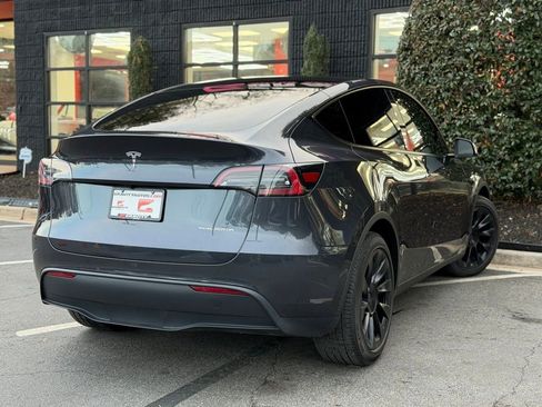 Used 2024 Tesla Model Y Long Range image 12