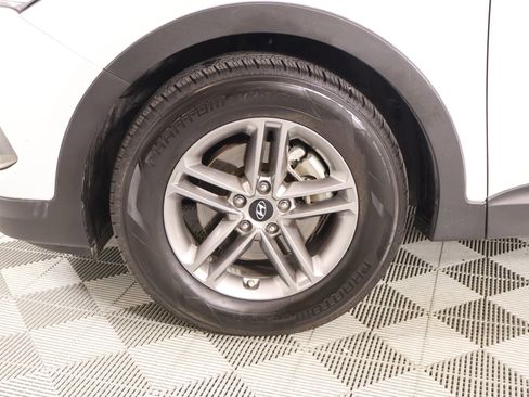 Used 2018 Hyundai Santa Fe Sport image 16