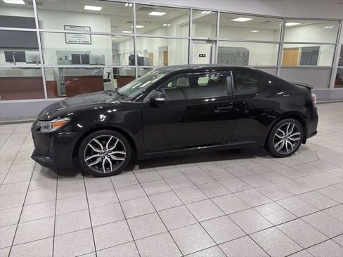 Used 2014 Scion tC image 4