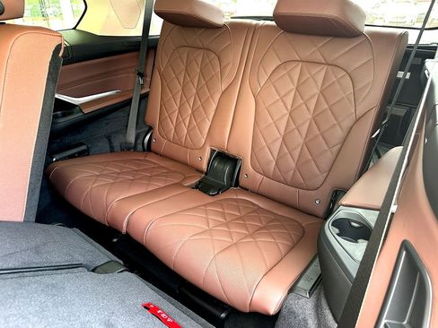 New 2026 BMW X7 xDrive40i image 14