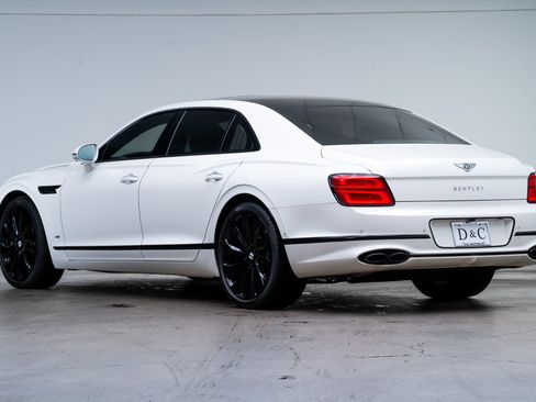 Used 2021 Bentley Flying Spur V8 AWD/4WD image 4