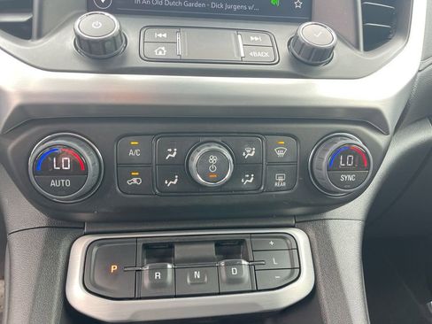 Used 2023 GMC Acadia SLE w/ Driver Convenience Package image 19