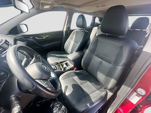 Used 2018 Nissan Rogue Sport SL w/ SL Premium Package FWD image 21