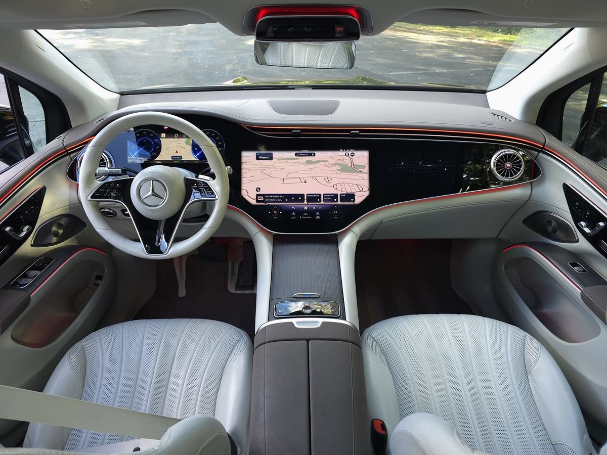 Used 2023 Mercedes-Benz EQS 580 4MATIC SUV image 10