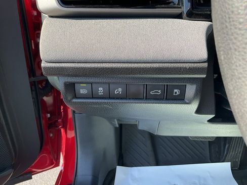 Used 2025 Toyota Camry LE image 6