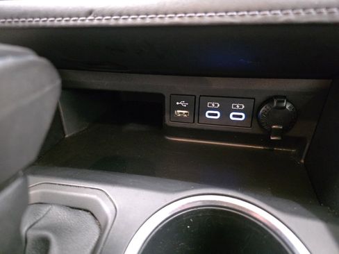 Used 2022 Toyota Highlander LE image 25