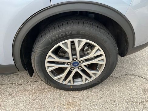 Used 2022 Ford Escape SEL w/ Technology Package image 37