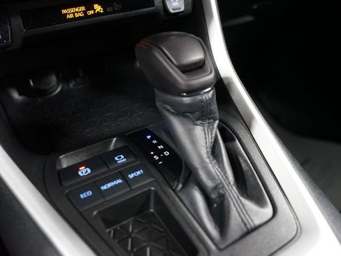 Certified 2022 Toyota RAV4 XLE image 20