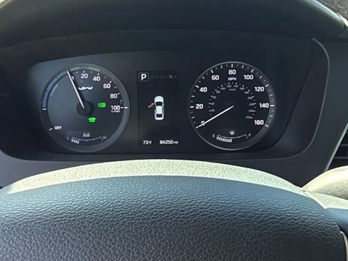 Used 2017 Hyundai Sonata Limited w/ Ultimate Package 02 image 8