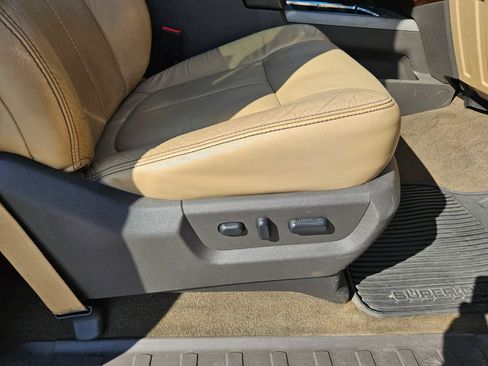 Used 2013 Ford F250 Lariat w/ Lariat Interior Pkg AWD/4WD image 36