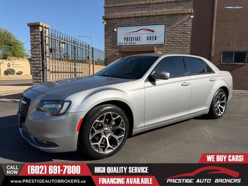 Used 2018 Chrysler 300 S RWD image 1