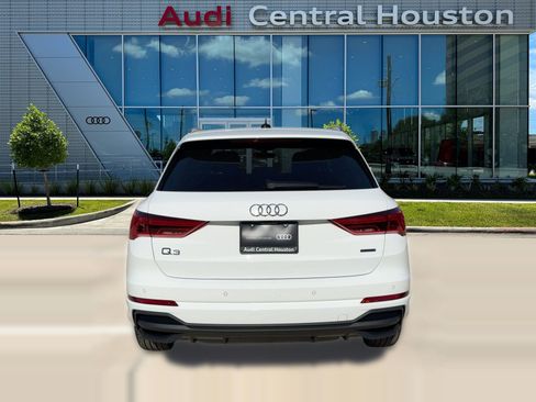 Certified 2025 Audi Q3 2.0T Premium w/ Convenience Package image 10