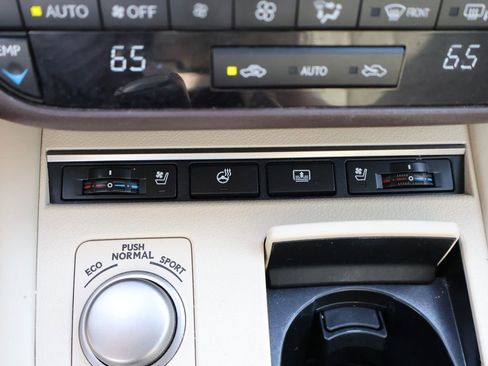 Used 2018 Lexus ES 350 w/ Luxury Package w/Wood Trim FWD image 28