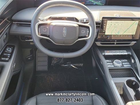 New 2026 Lincoln Nautilus Reserve image 7