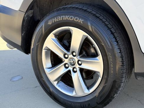 Used 2015 Toyota RAV4 XLE FWD image 23